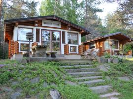 Hirsimökki ja makuuaitta, holiday rental in Karijoki