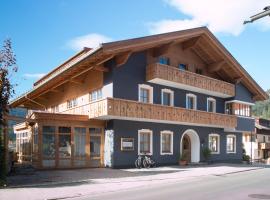 Mellow Mountain Hostel: Ehrwald şehrinde bir otel