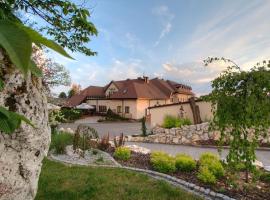 Resort Jura, place to stay in Kroczyce