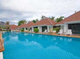 The Privacy Beach Resort & Spa – tani hotel w mieście Sam Roi Yot