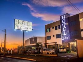 Hotel Cadori，馬林加地區機場 - MGF附近的飯店