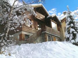 Odalys Chalet Alpenvue, hótel með bílastæði í Huez