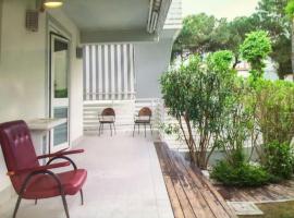 Casa con giardino, hotel en Cervia