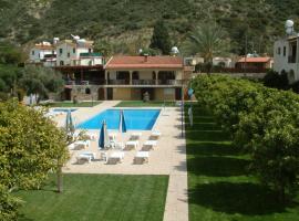 Pelekanos Apartments, hotel v destinaci Pissouri