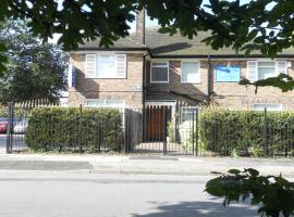 Gateway Lodge, guest house in Speke