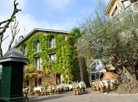 Noemys Gradignan - ex Cit'Hotel Le Chalet Lyrique, hôtel à Gradignan