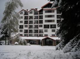 Borovets Gardens Chalet Flat, hotel Borovecben