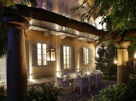 Palazzo dei Leoni, hotell i Ameno