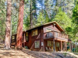 1S Cecils Cabin, cottage in South Wawona