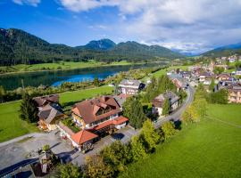 Ferienhaus Holzer, hótel í Weissensee