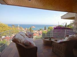 Lets Holidays Sailor House with Sea Views, hotel in Tossa de Mar