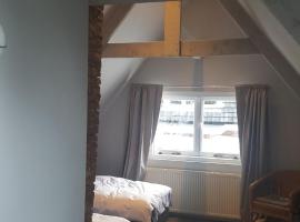 Het Zwanennest, hotel v destinaci Den Ilp