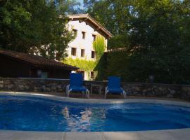 Hotel Can Blanc, hotel a Olot