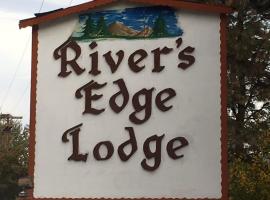 River's Edge Lodge, מלון בליבנוורת'