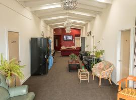 Downtown Backpackers & Accommodation, farfuglaheimili í Nelson