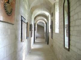 Les Chambres du Clos des Capucins, hótel í Barjac