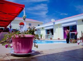 Petite Flower Guest House: Talata-maty şehrinde bir otoparklı otel