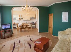 Apartment in 2 min from Poznyaky metro station