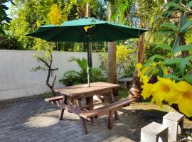 La Perla Holiday Apartments、ペレベールのホテル