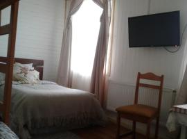 Hostal Patrimonial Angelmó, hotel v destinaci Puerto Montt