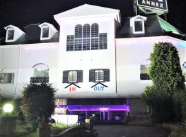 Pal Annex Yamaguchi (Love Hotel) โรงแรมใกล้ สวนสนุก Mikawa Mu Valley ในอิวาคุนิ