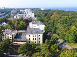 Ośrodek Wypoczynkowy Gryf II، فندق في كولوبرزيغ