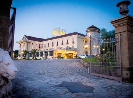 Bel Sito Hotel Due Torri, viešbutis su vietomis automobiliams mieste Manocalzati