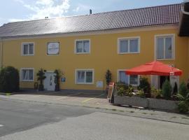 Pension Haus Nova, B&B in Wiener Neustadt