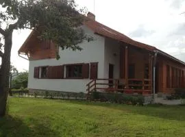 Eszter Guesthouse