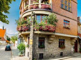 Pštrossova Vila - u klášterní zahrady, hotel v Bechyni