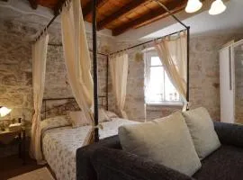 Romantic studios
