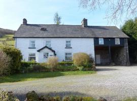 Dolifor, hotel sa Llanwrthwl