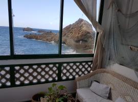 Ocean front La Maresia Holiday 2 Apartments, hotell i Taganana