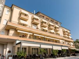 Hotel Pace: Torri del Benaco'da bir otel