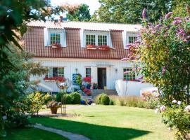 Agda Lund Bed & Breakfast, hotel em Kivik