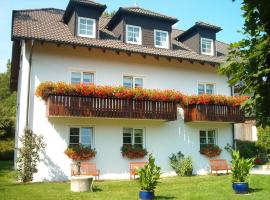 Gasthof Pension Walther, hotel di Weißdorf