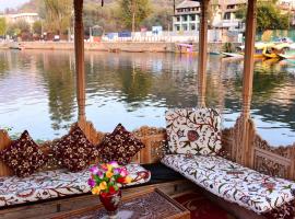 White House Group Of Houseboats, boat in Srinagar