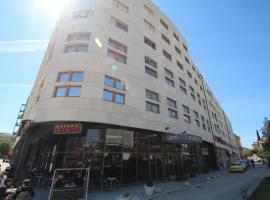 Happy Brothers - Center of Split