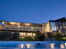 Bluecity Cáceres Golf, ξενοδοχείο στο Κάθερες