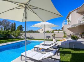 Villa Elysium - Family House with Heated Pool