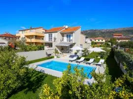 Villa Elysium - beautiful family house with heated pool