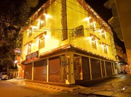 Roses Inn Fortkochi, hotel en Kochi