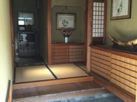 Hakusan Japanese-Style House, hotell i nærheten av Shirayama Hime-helligdommen i Hakusan