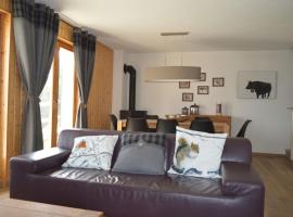 "Chalet le Dahlia - 4 Vallees", hotell i Les Collons