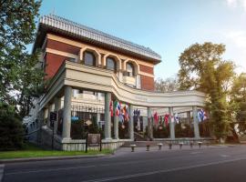 The Dostyk Hotel, hotel cerca de National Academy of Sciences of the Republic of Kazakhstan, Almaty