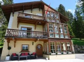 Apartments Villa Surlej