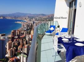 Luxury Penthouse on the 42nd floor with amazing sea views, luxury hotel in Benidorm