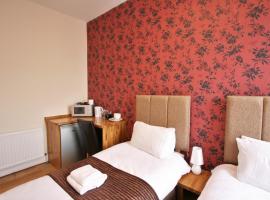 Central Studios Gloucester Place by Roomsbooked, hotel di Cheltenham