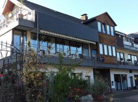 Gästehaus Moselblick, family hotel in Trittenheim