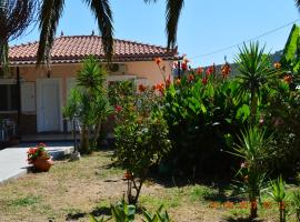 Garden View Apartments, hotel with parking in Anaxos